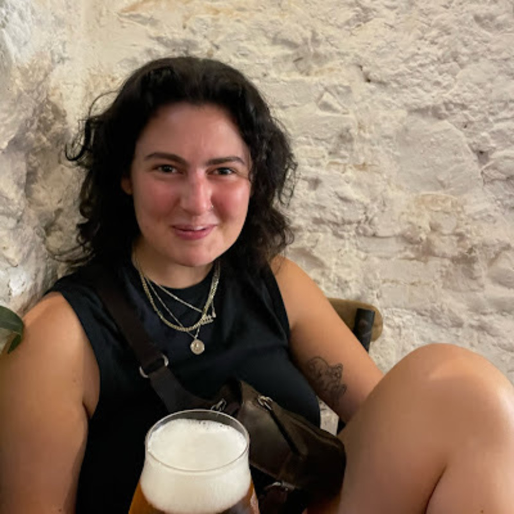 Meet your Posher, Maya
